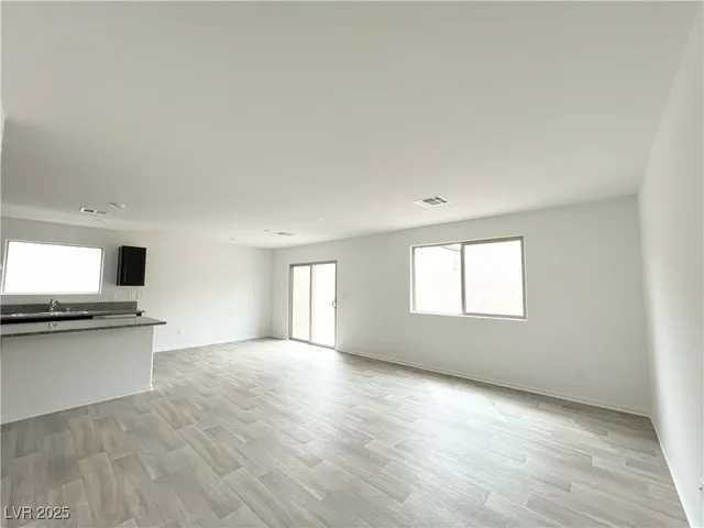 $2,199 | 6053 Swift Lariat Street, Las Vegas, NV 89113