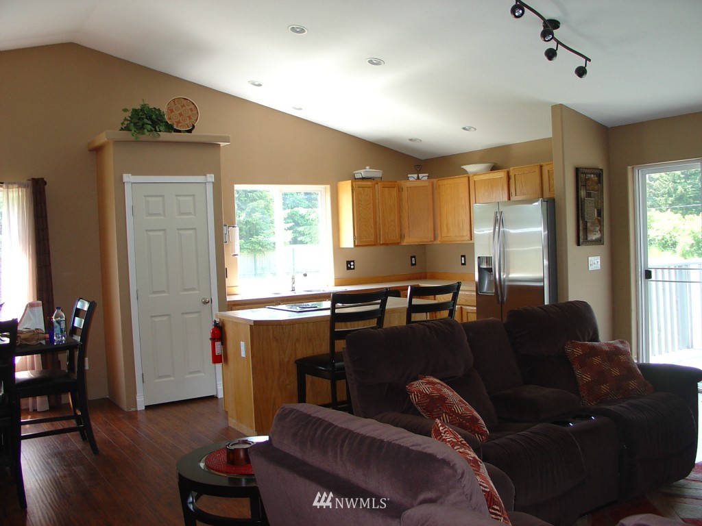 8529 178th Avenue Southwest Rochester, WA 98579 - Photo 7 of 20