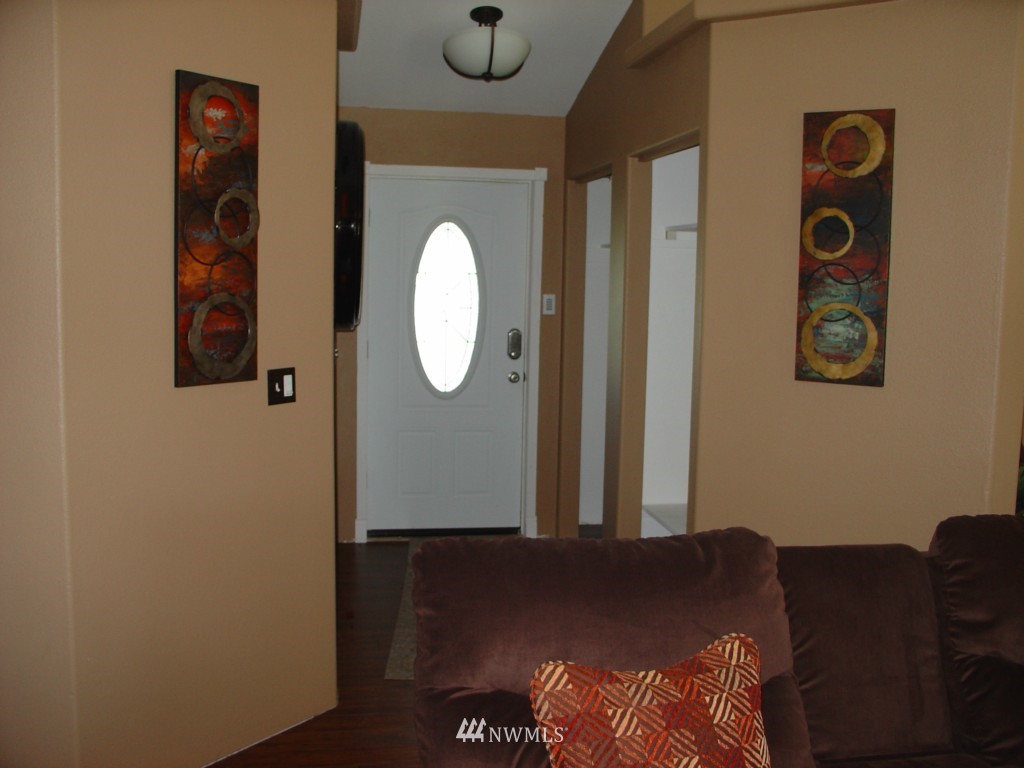 8529 178th Avenue Southwest Rochester, WA 98579 - Photo 8 of 20