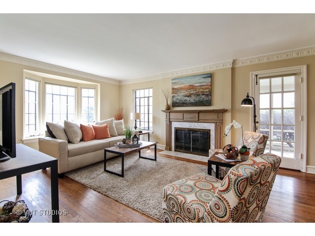 9428 Ridgeway Avenue Evanston, IL 60203 - Photo 3 of 10