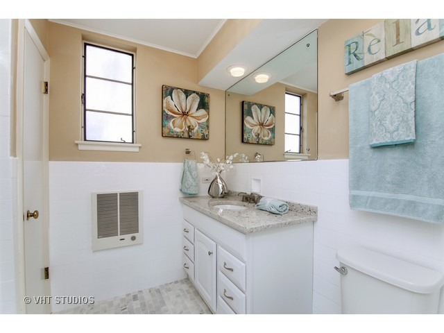 9428 Ridgeway Avenue Evanston, IL 60203 - Photo 8 of 10