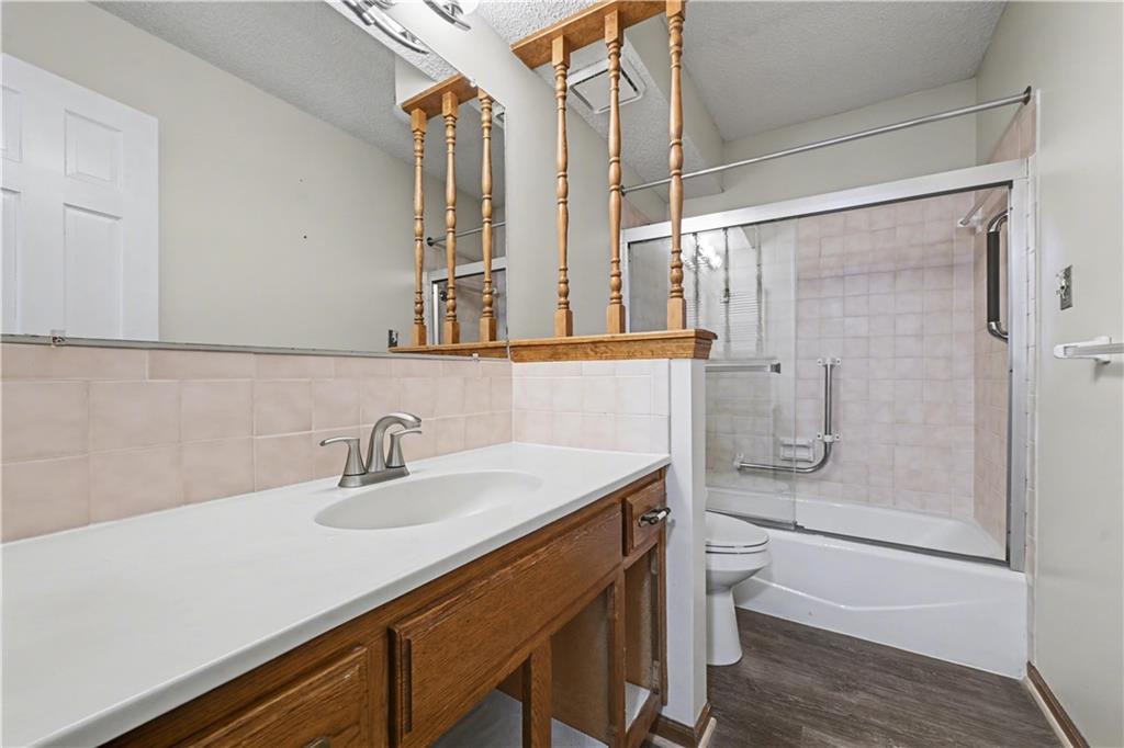 8001 Westridge Road, Unit 102 Raytown, MO 64138 - Photo 15 of 30