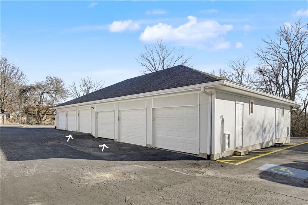 8001 Westridge Road, Unit 102 Raytown, MO 64138 - Photo 3 of 30