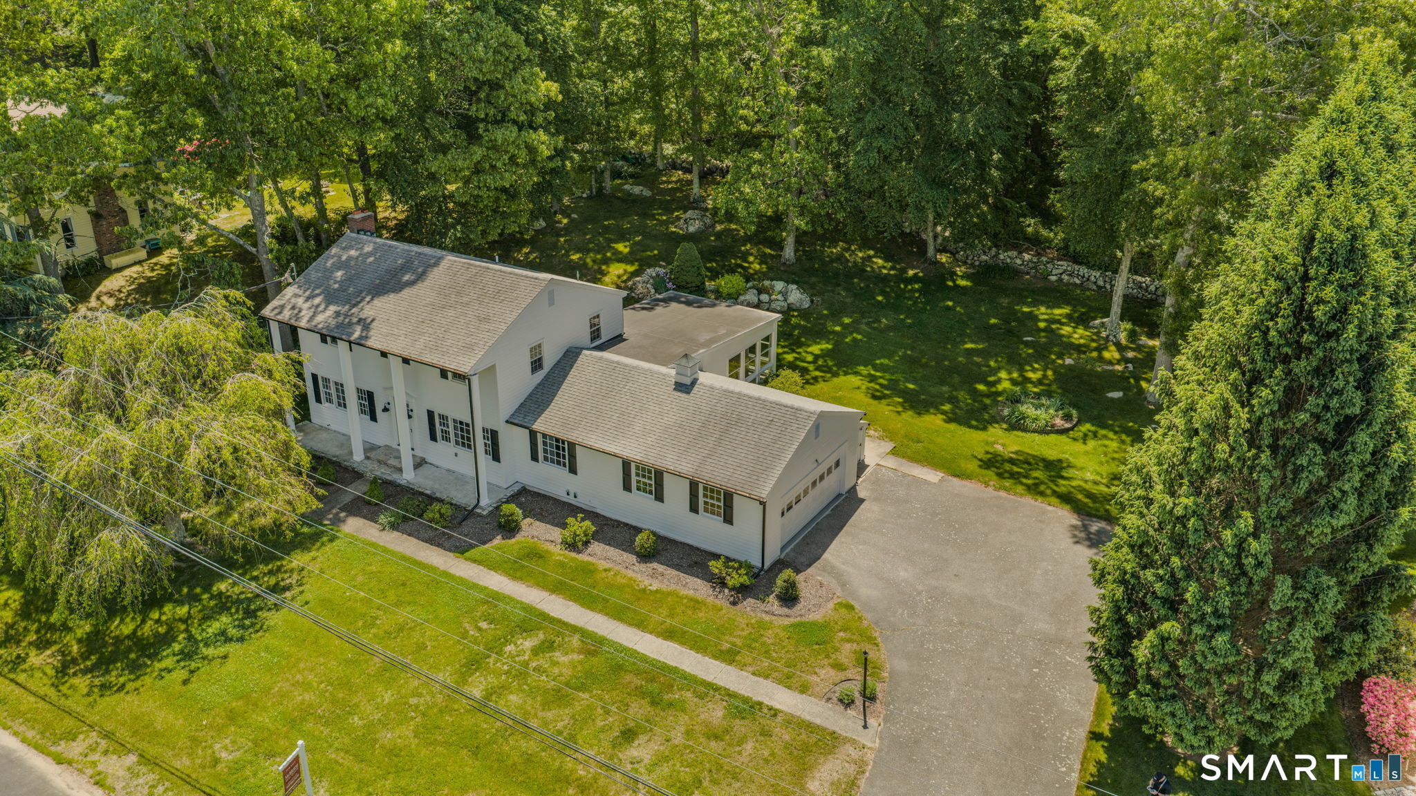87 Colony Road Groton, CT 06340 - Photo 3 of 34