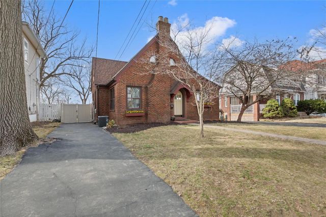 $301,000 | 1717 Boneta Avenue, St. Louis, MO 63117