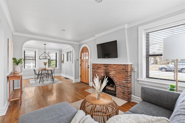 $301,000 | 1717 Boneta Avenue, St. Louis, MO 63117