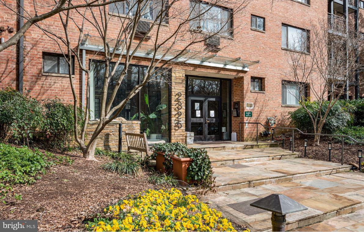 2325 42nd Street Northwest, Unit 213 Washington, DC 20007 - Photo 16 of 17