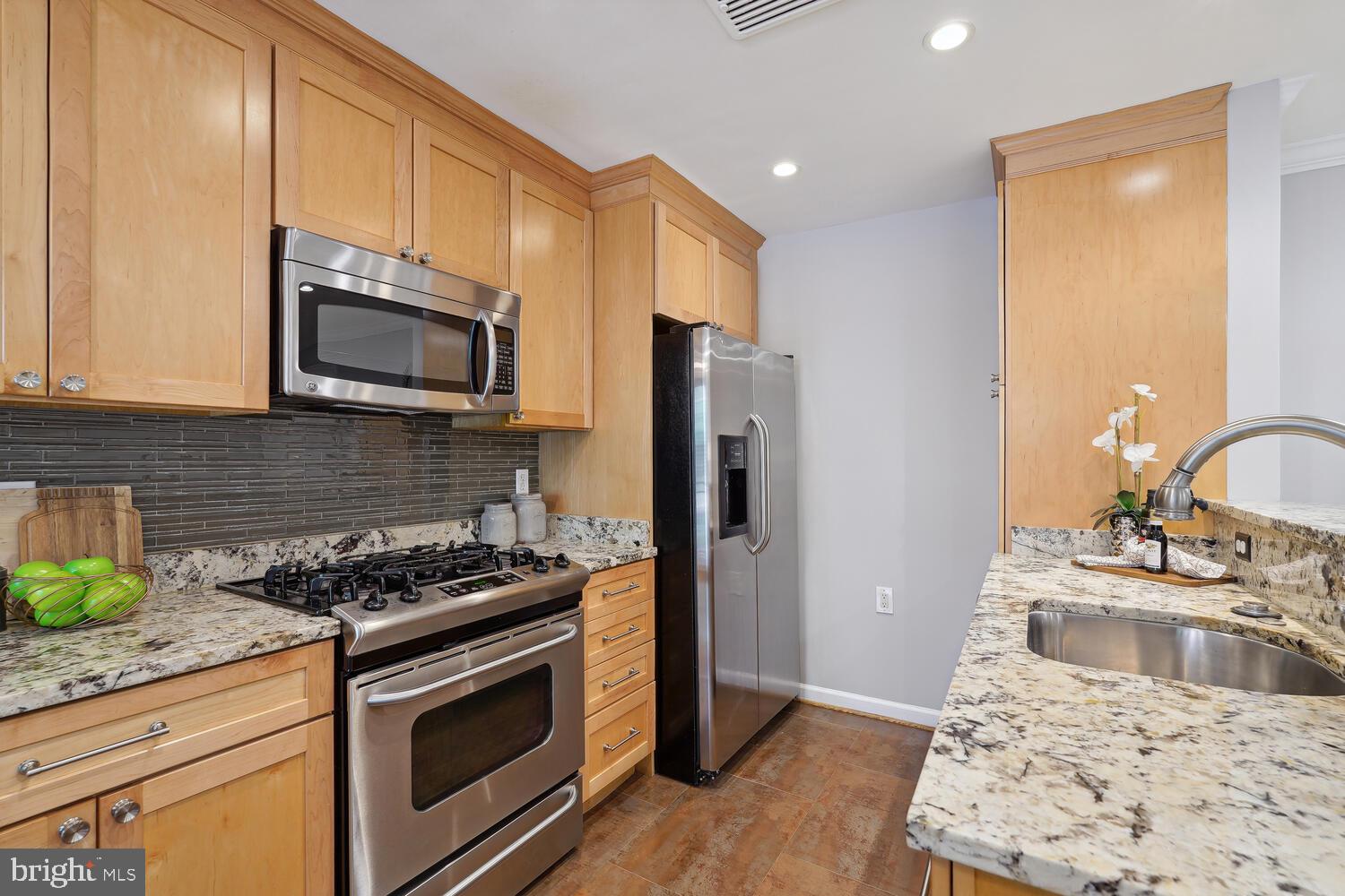 2325 42nd Street Northwest, Unit 213 Washington, DC 20007 - Photo 7 of 17