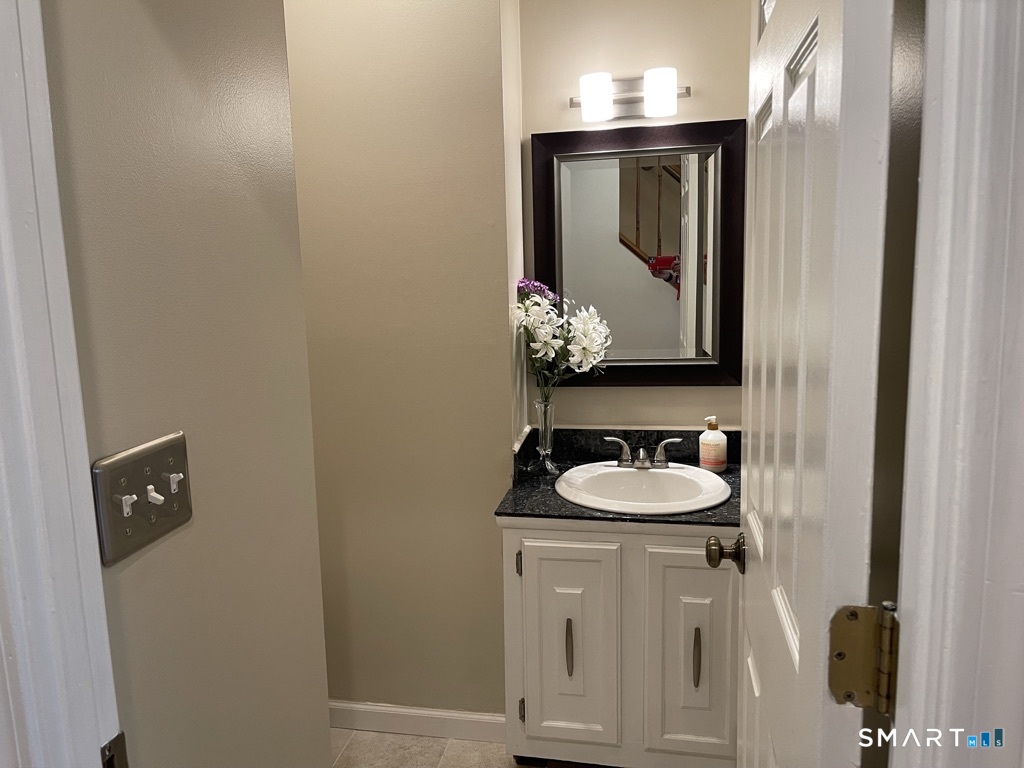 448 Cypress Road, Unit 448 Newington, CT 06111 - Photo 9 of 32