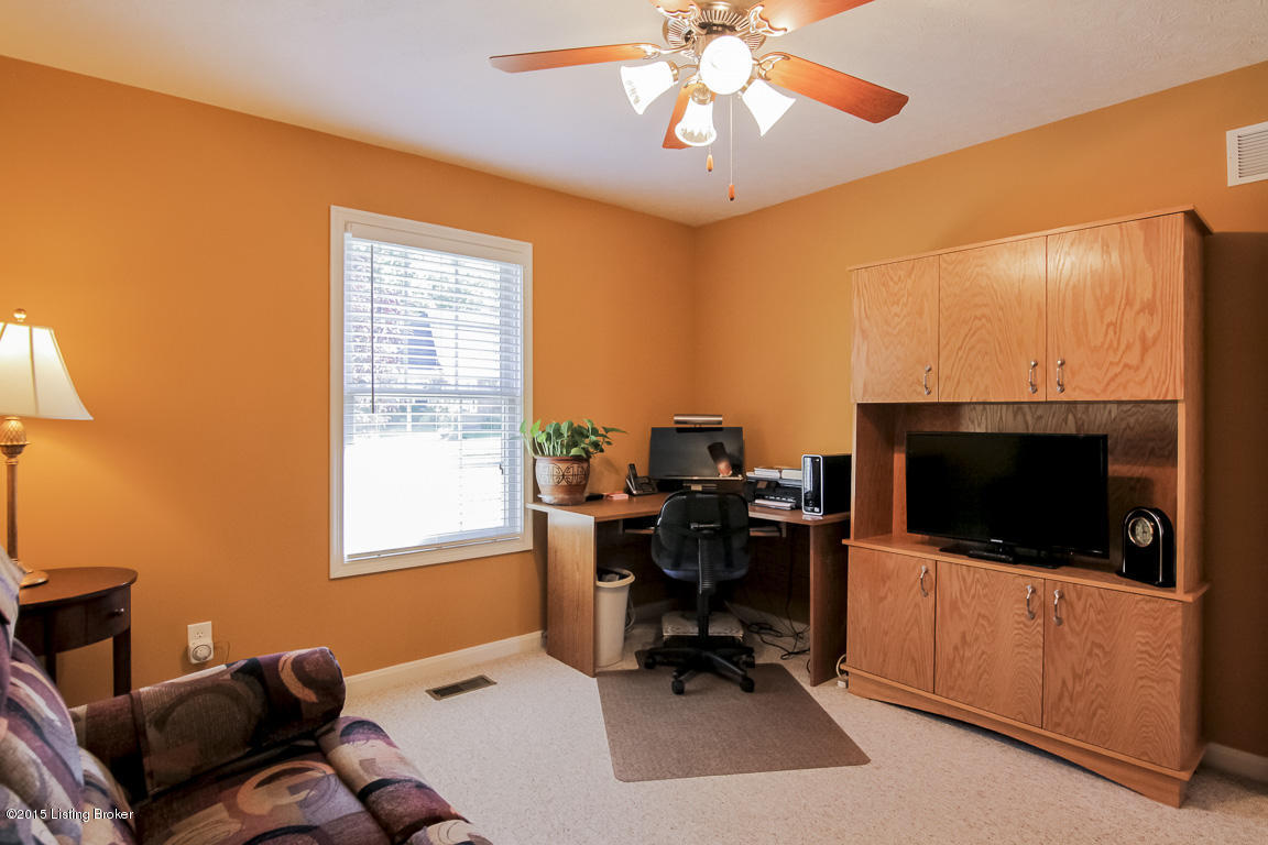 8008 Kellerman Road Louisville, KY 40219 - Photo 34 of 37 0044