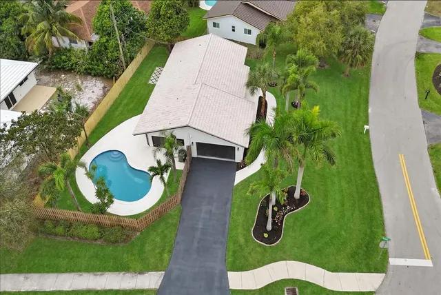 $849,000 | 518 Linnet Circle, Delray Beach, FL 33444