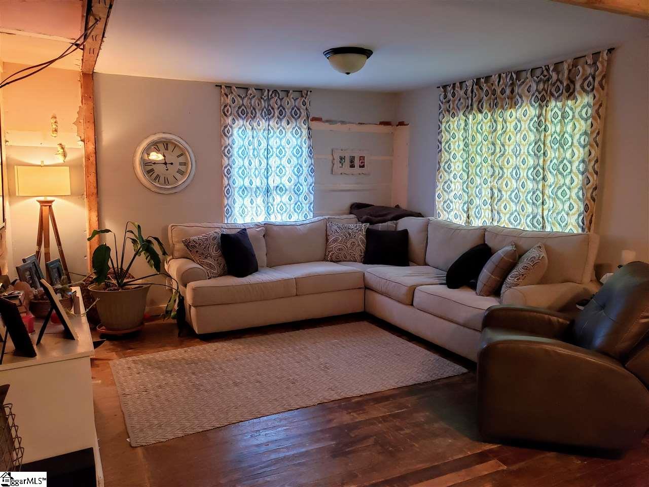 158 Wolf Creek Road Easley, SC 29640 - Photo 2 of 16