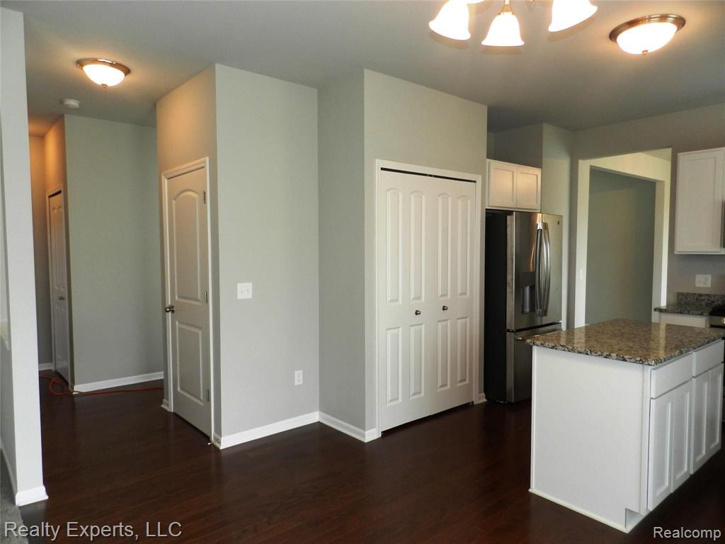 13428 Stamford Road Belleville, MI 48111 - Photo 11 of 27
