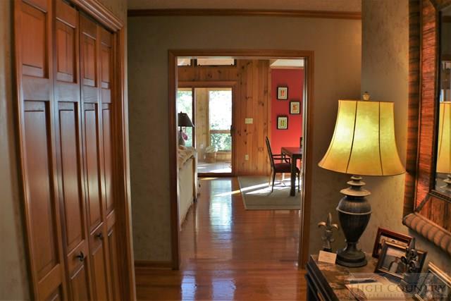 348 Oak Ridge Drive Boone, NC 28607 - Photo 12 of 41 Gallery Image 12