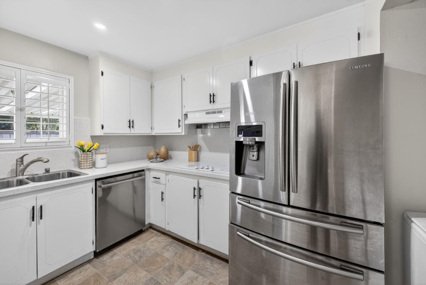 1880 Dove Way Hayward, CA 94545 - Photo 14 of 33