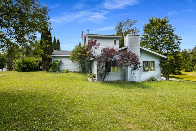 $219,900 | 16966 Maple Drive, Leroy, MI 49655