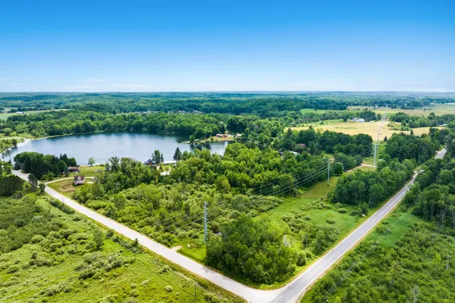 $219,900 | 16966 Maple Drive, Leroy, MI 49655