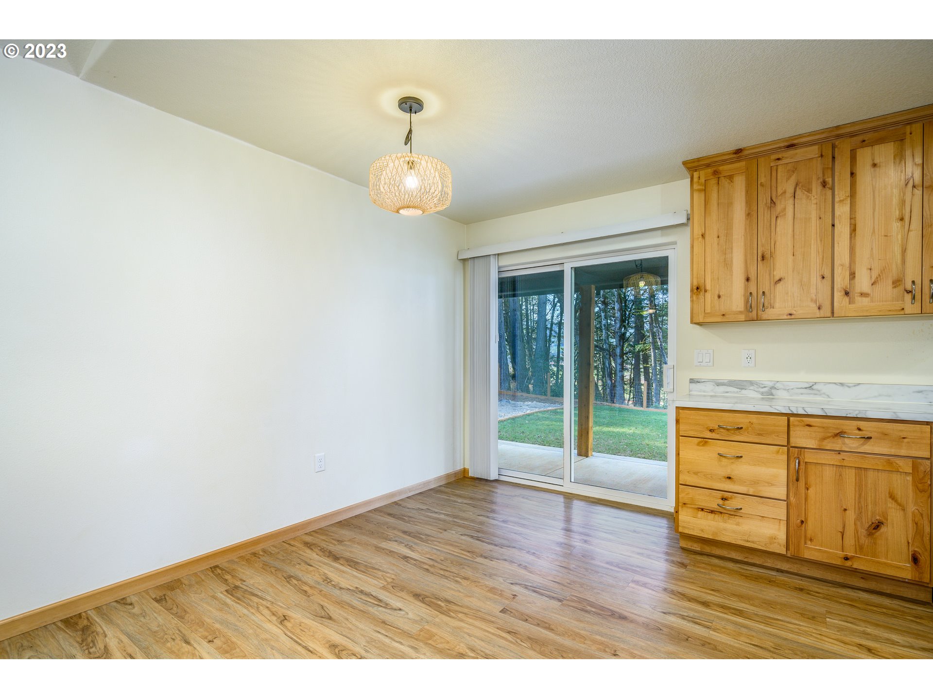 1013 Highlands Loop Willamina, OR 97396 - Photo 5 of 32 Gallery Image 5