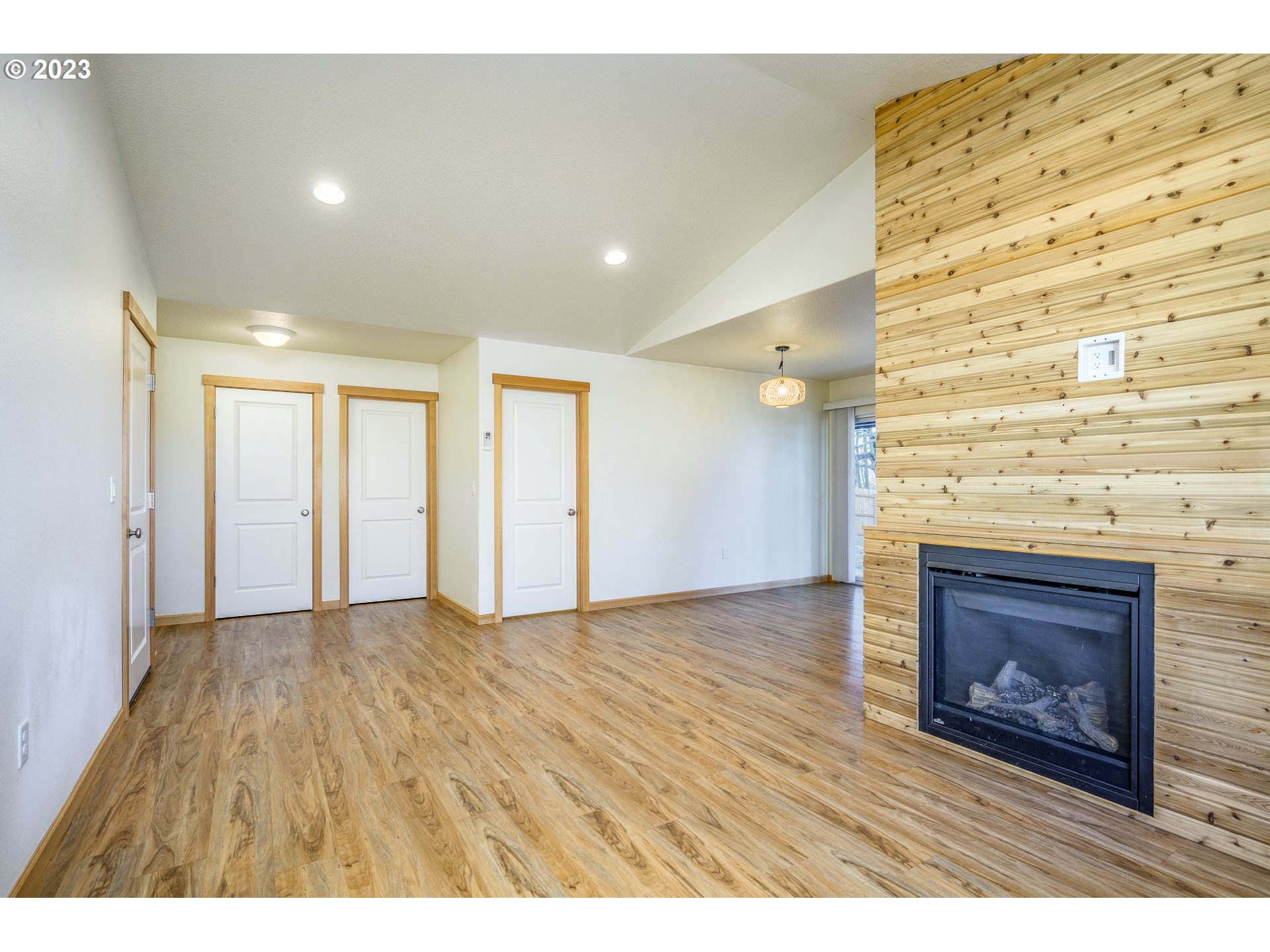 1013 Highlands Loop Willamina, OR 97396 - Photo 8 of 32 Gallery Image 8