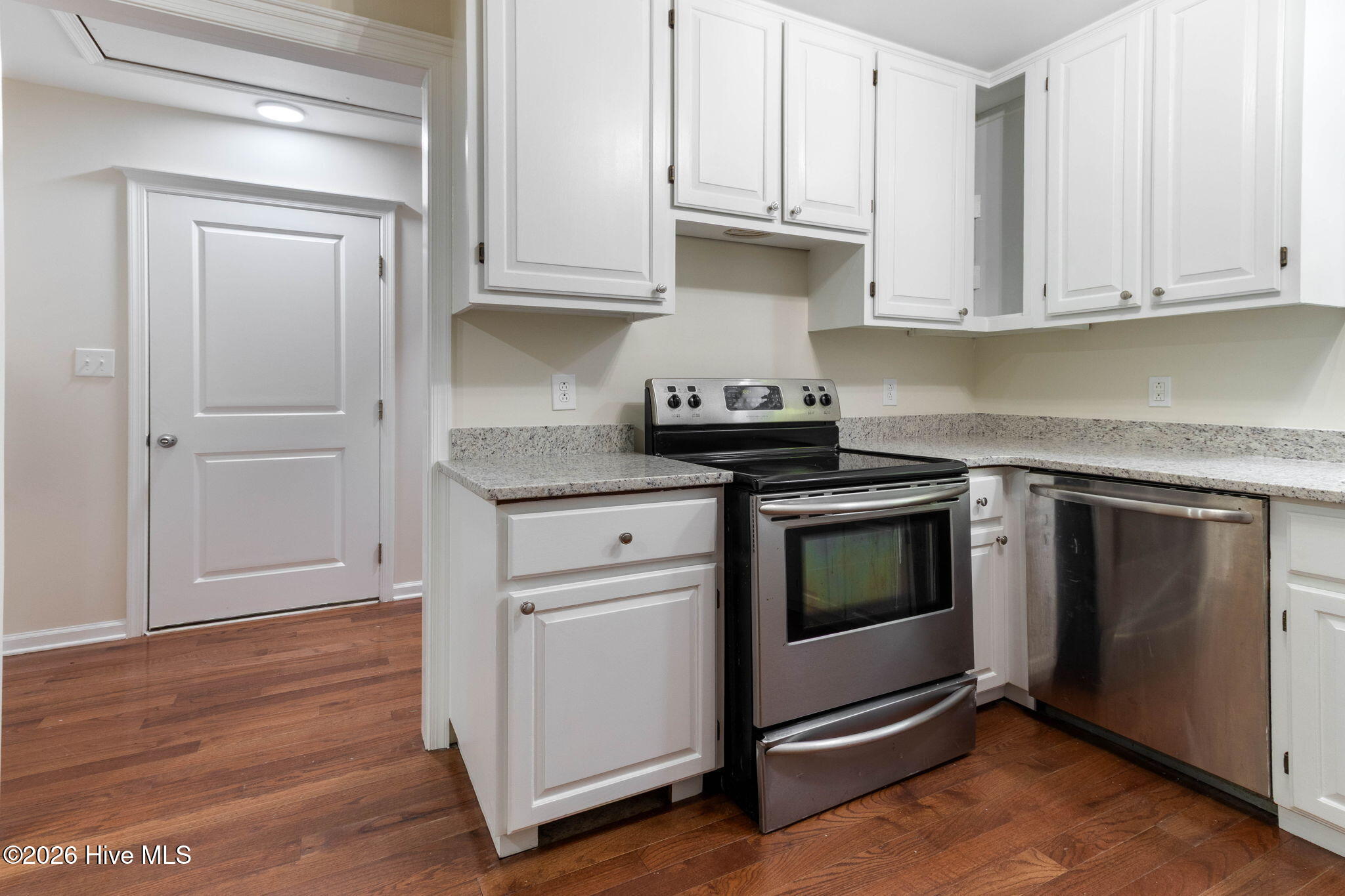 359 Gibson Dairy Road Elizabethtown, NC 28337 - Photo 14 of 31 Stainless Appliances