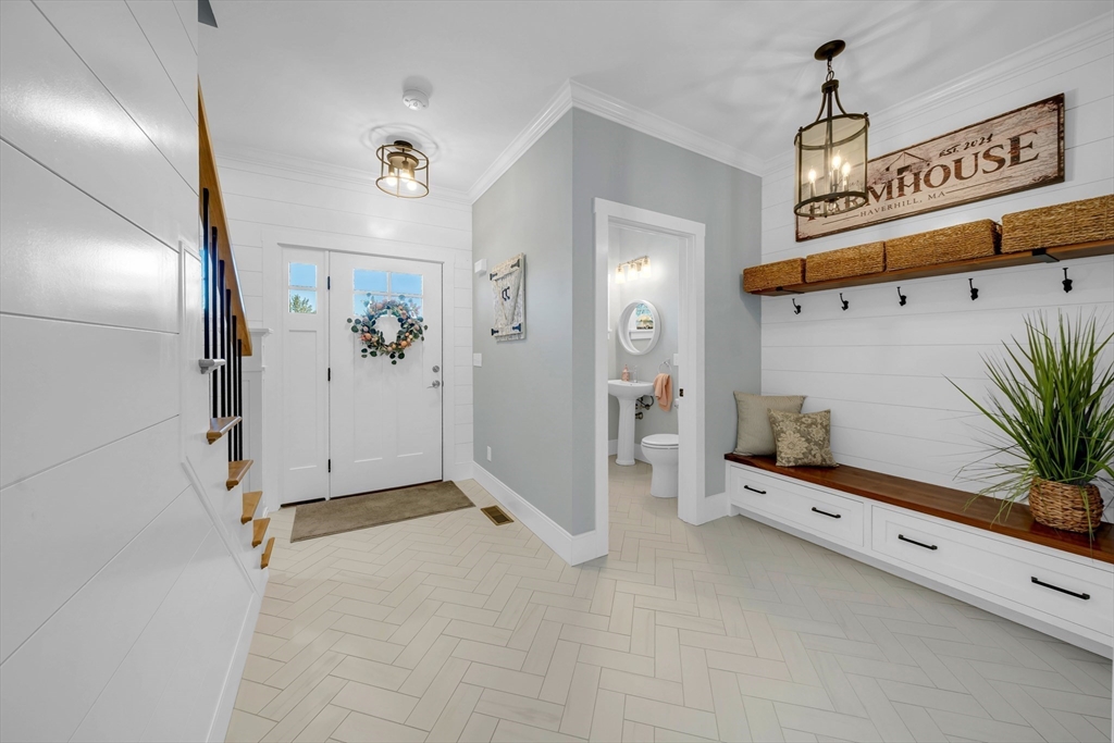 62 Seven Sister Road Haverhill, MA 01830 - Photo 6 of 42