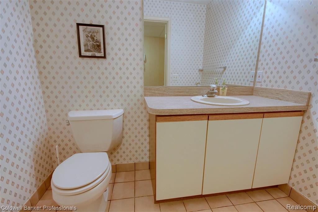 23285 Meridian Road Grosse Ile, MI 48138 - Photo 39 of 53