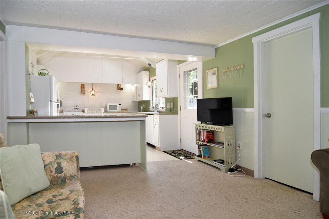 330 Cowesett Road Warwick, RI 02886 - Photo 8 of 40