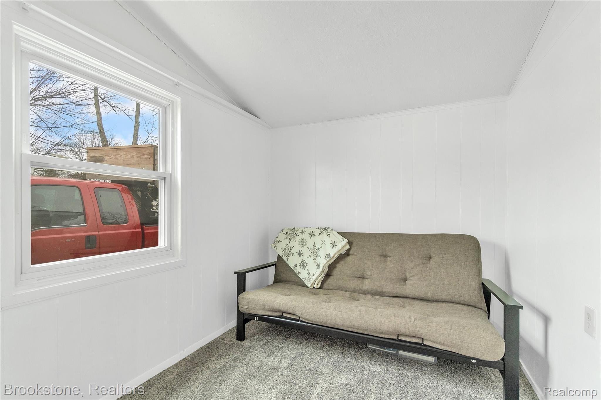 858 Pine Tree Road Lake Orion, MI 48362 - Photo 14 of 31 16-858-Pine-Tree-Rd-WindowStill-Real-Estate-Photography-17.jpg