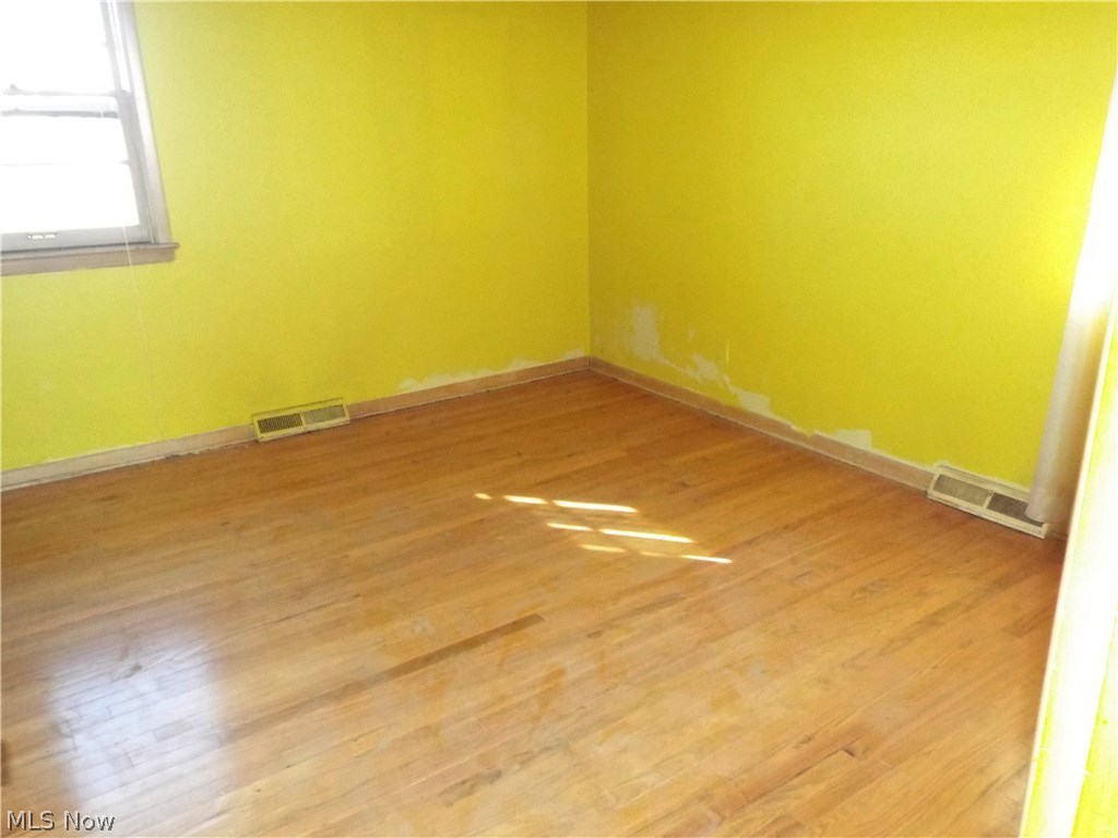 23308 Emery Road Cleveland, OH 44128 - Photo 15 of 20