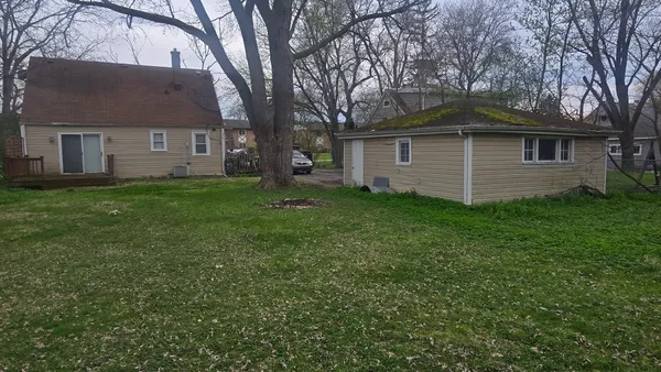 $295,000 | 102 79th Street, Willowbrook, IL 60527