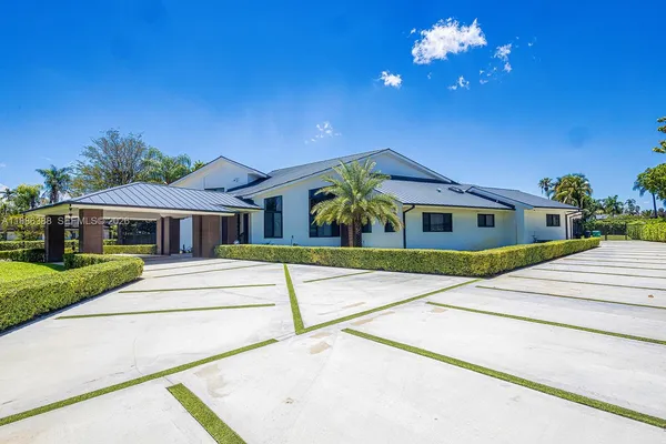 $4,900,000 | 10506 Southwest 89th Place, Miami, FL 33176