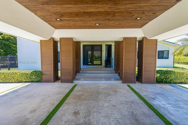 $4,900,000 | 10506 Southwest 89th Place, Miami, FL 33176