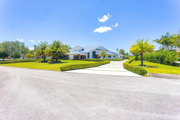 $4,900,000 | 10506 Southwest 89th Place, Miami, FL 33176