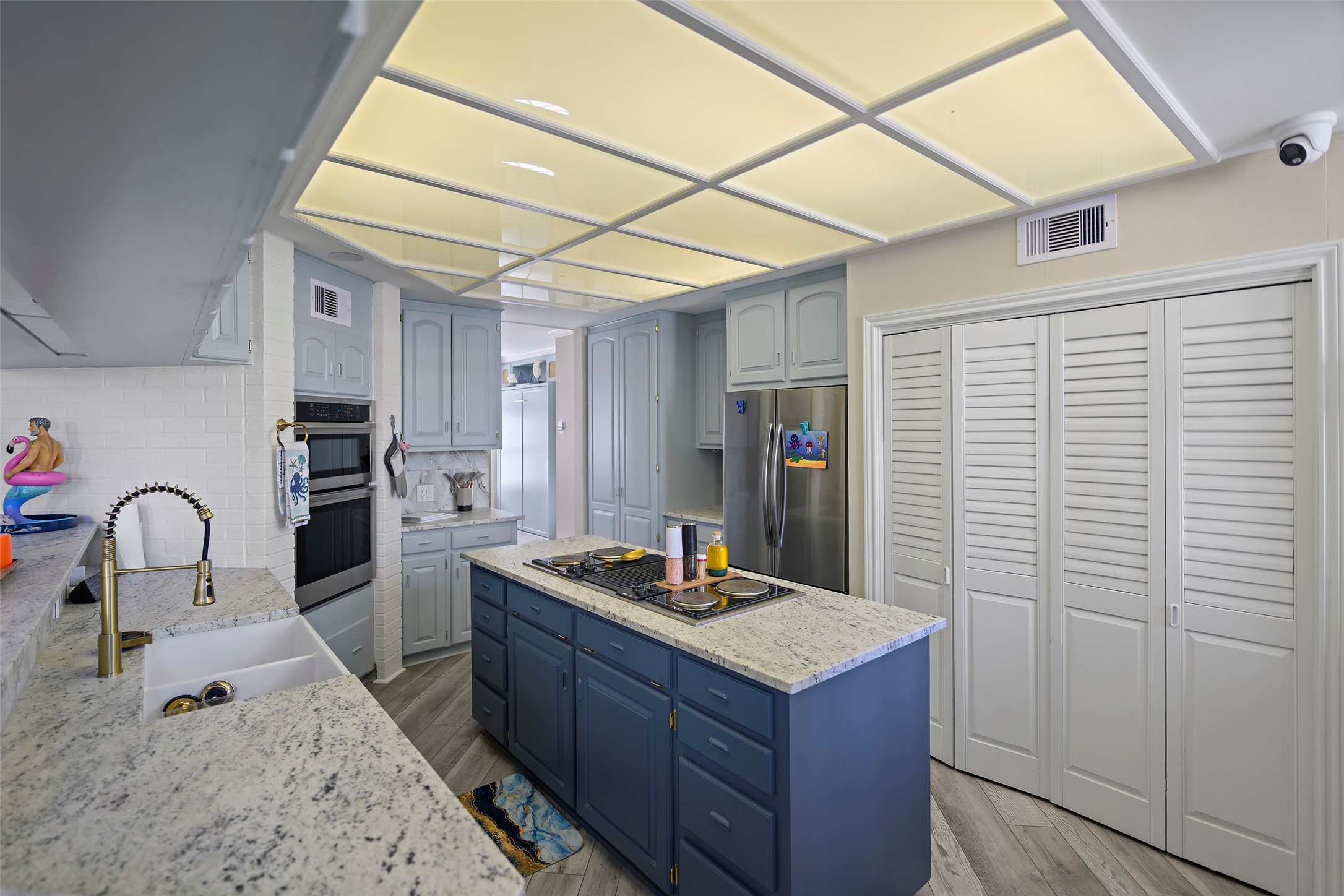 2102 Postoffice Street, Unit 1 Galveston, TX 77550 - Photo 16 of 38 Ready to entertain