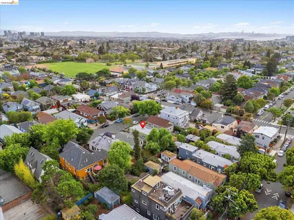 $948,000 | 530 63rd Street, Oakland, CA 94609