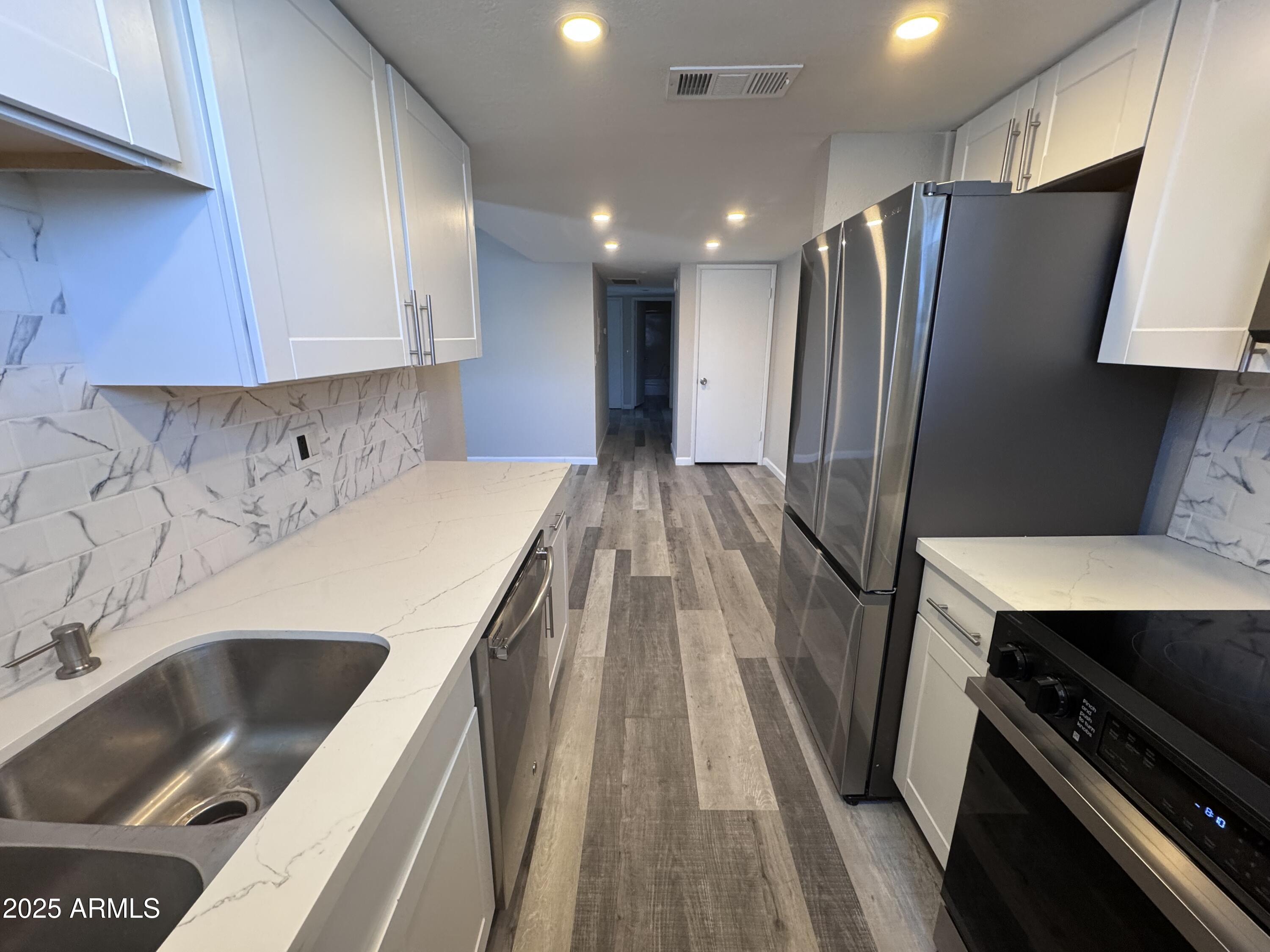 2629 West Ocotillo Road, Unit 3 Phoenix, AZ 85017 - Photo 3 of 17 IMG_5813