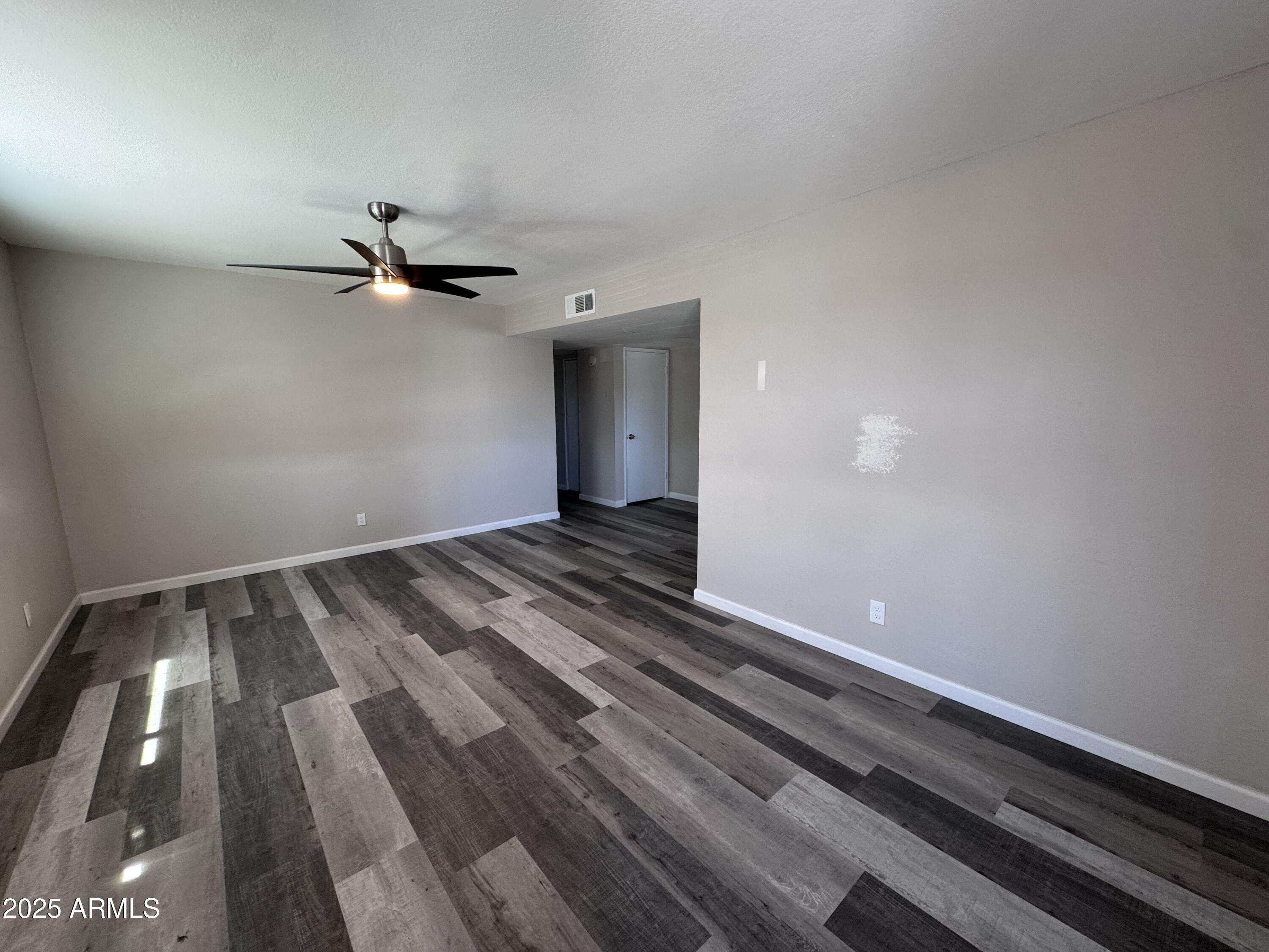 2629 West Ocotillo Road, Unit 3 Phoenix, AZ 85017 - Photo 5 of 17 IMG_5808