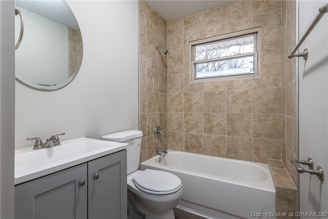 1464 Slate Run Road New Albany, IN 47150 - Photo 33 of 40 Gallery Image 33