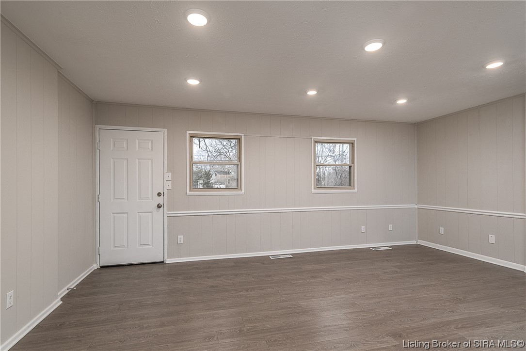 1464 Slate Run Road New Albany, IN 47150 - Photo 7 of 40 Gallery Image 7