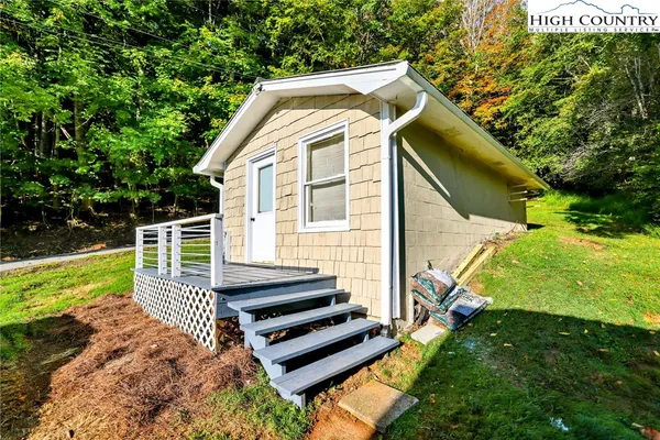 $399,900 | 608 Mountain Avenue, West Jefferson, NC 28694