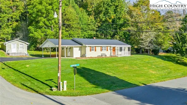 $399,900 | 608 Mountain Avenue, West Jefferson, NC 28694