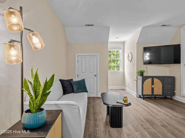 $2,400 | 302 Breckenridge Lane, New Bern, NC 28560