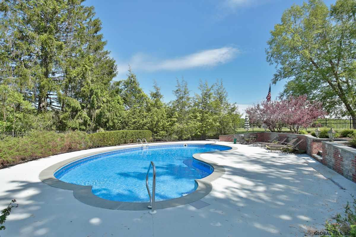 6 Schuyler Meadows Club Road Colonie, NY 12211 - Photo 4 of 25 Photo 4