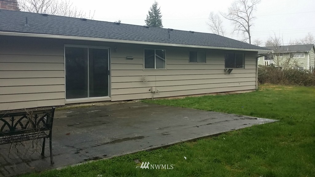 4113 Northeast 11th Street Renton, WA 98059 - Photo 17 of 18