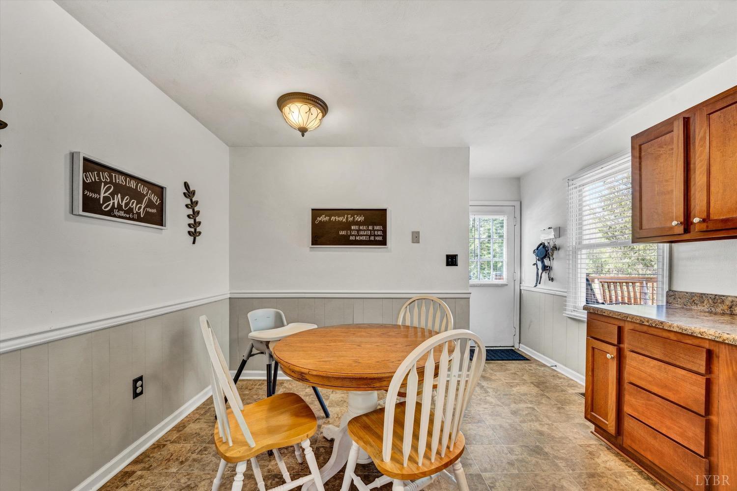 2080 Shady Run Road Vinton, VA 24179 - Photo 5 of 30 Gallery Image 5
