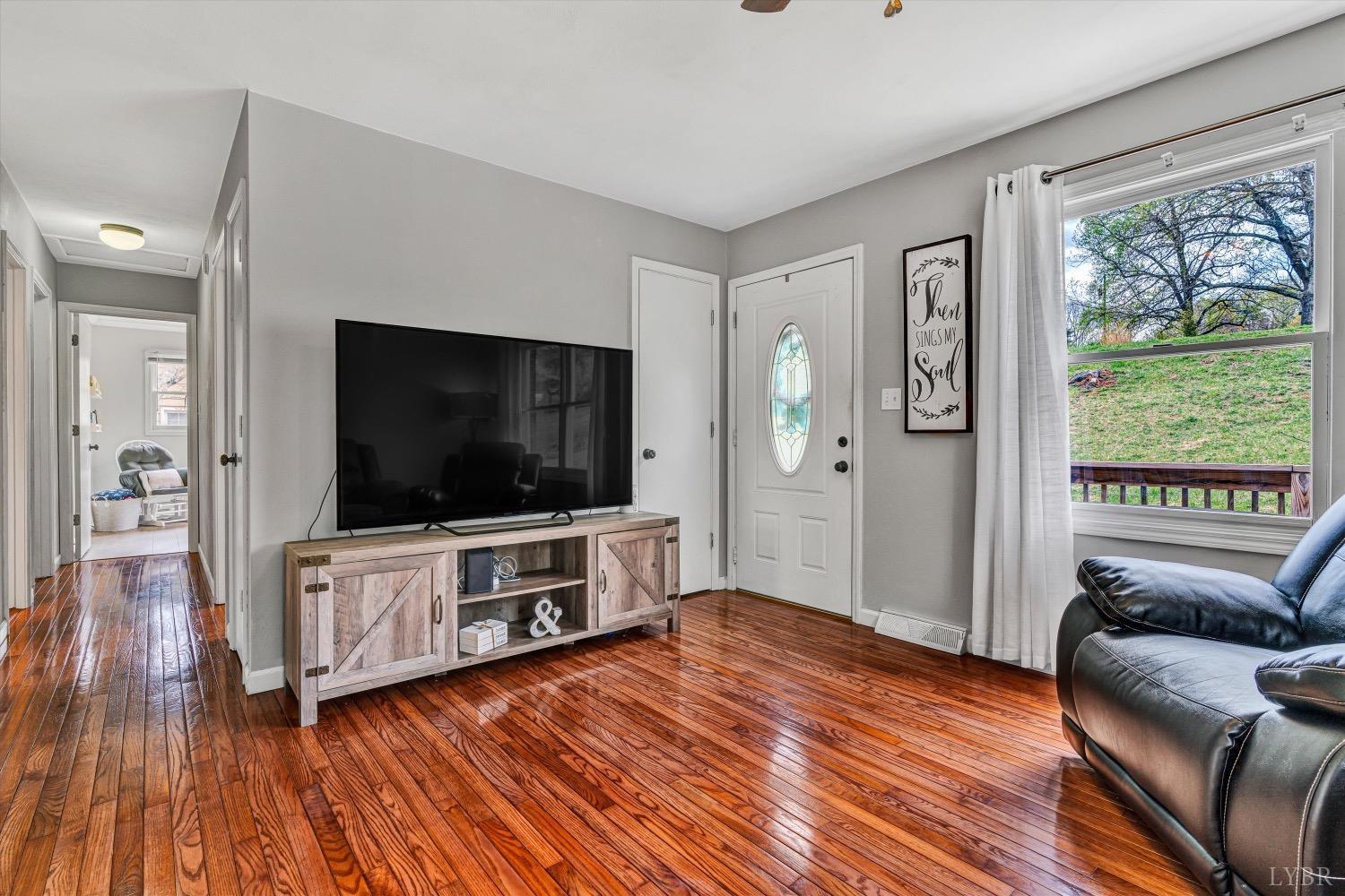 2080 Shady Run Road Vinton, VA 24179 - Photo 7 of 30 Gallery Image 7