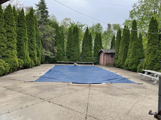 6157 West Stoll Road Lansing, MI 48906 - Photo 31 of 57 Pool and Patio