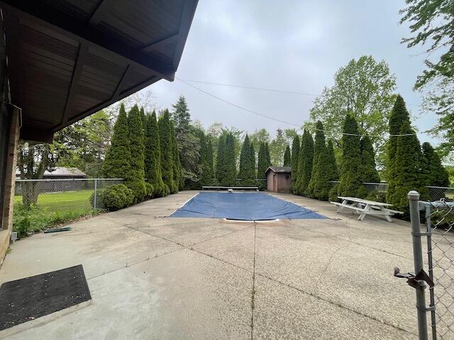 6157 West Stoll Road Lansing, MI 48906 - Photo 32 of 57 Pool and Patio