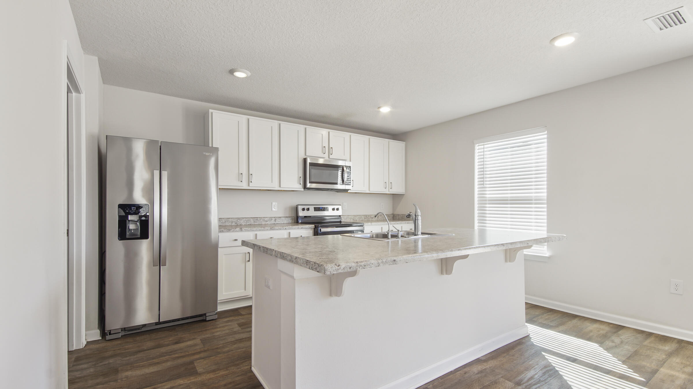 238 This Way Freeport, FL 32439 - Photo 4 of 27 Updated Kitchen