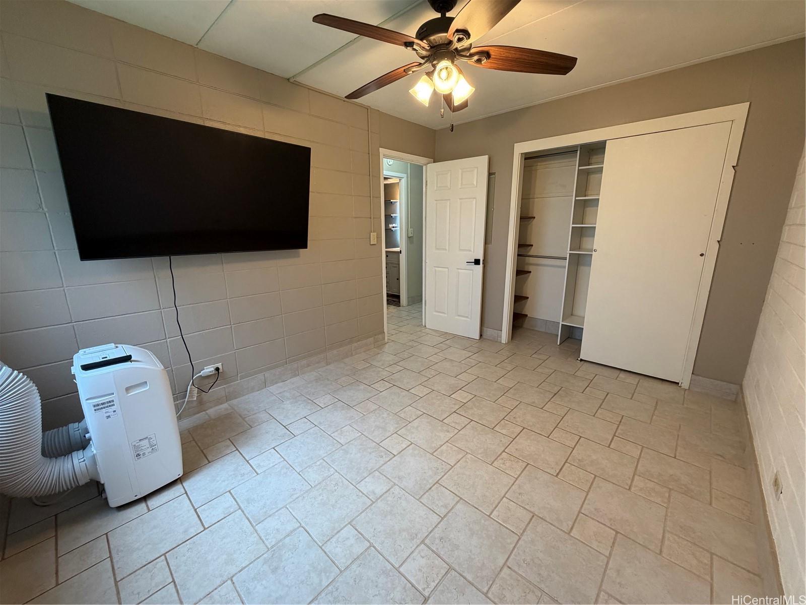 45-535 Luluku Road, Unit G1 Kaneohe, HI 96744 - Photo 11 of 15 a view of a livingroom with furniture